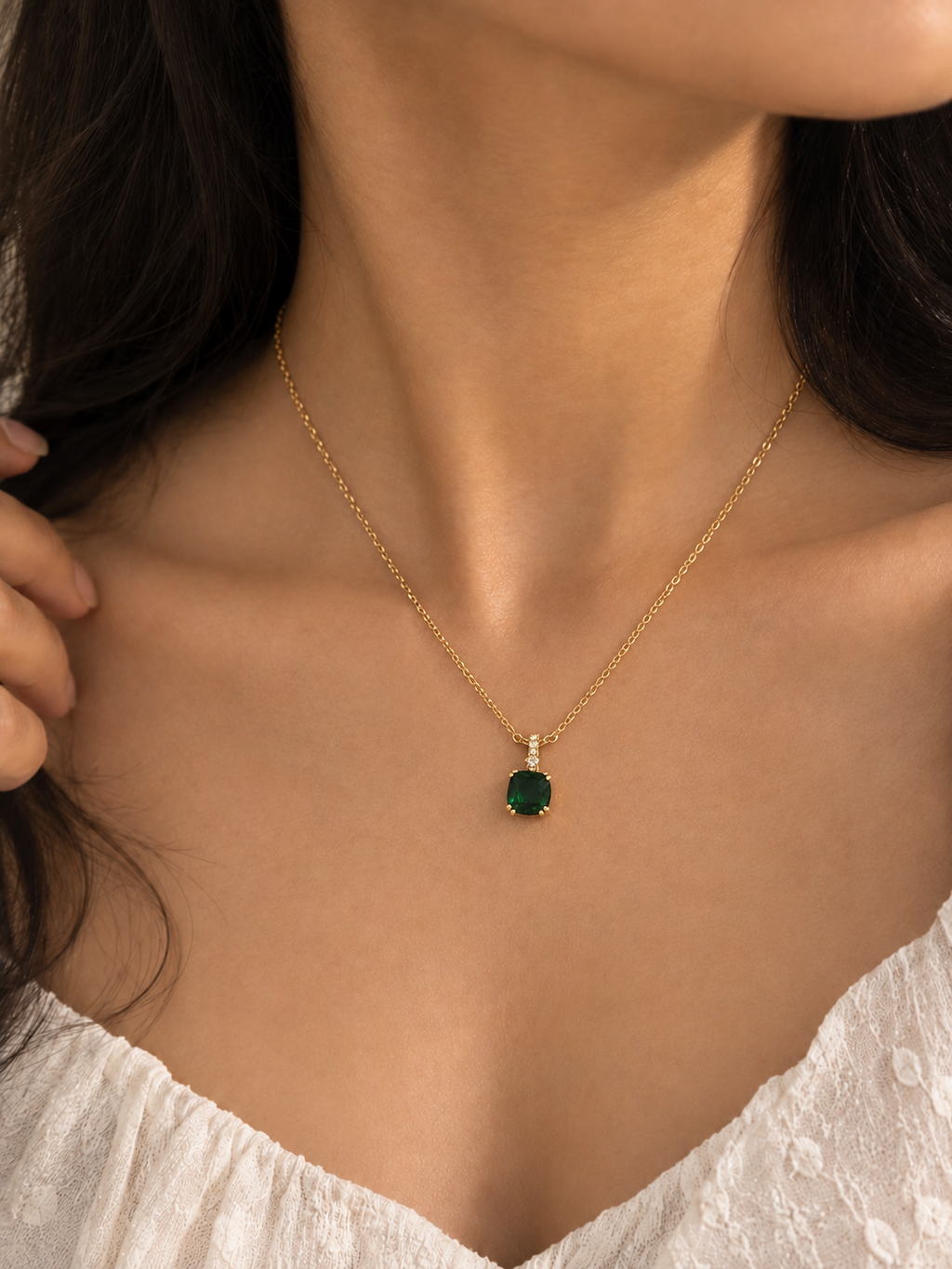 Emerald Luxe Pendant Necklace