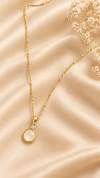 Pearl Glow Pendant Necklace