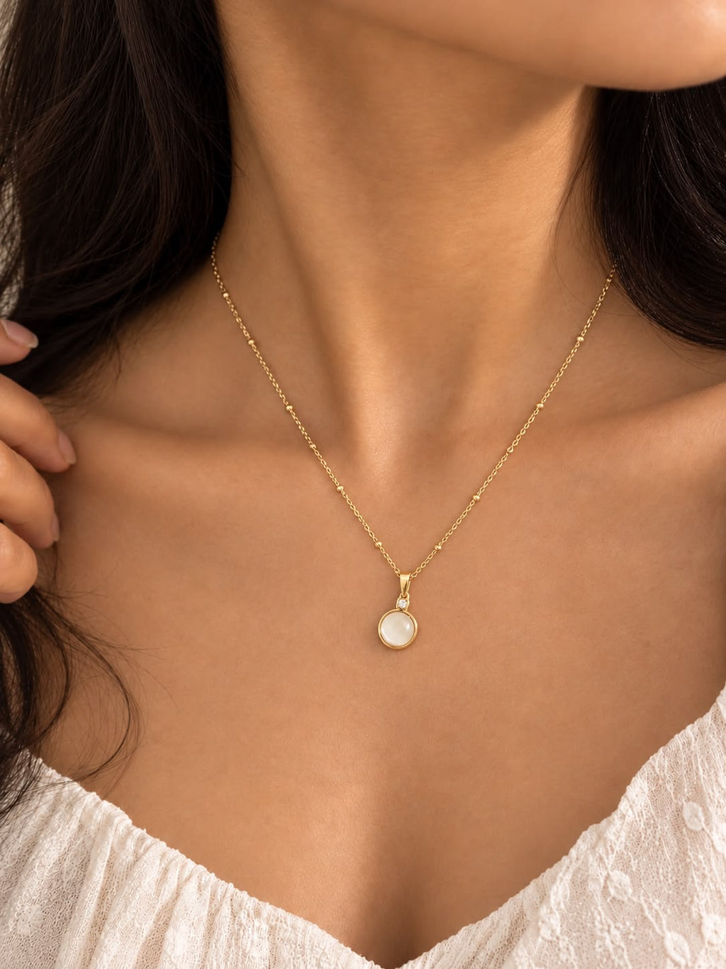 Pearl Glow Pendant Necklace